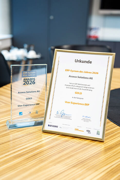 Urkunde und Trophäe für Asseco Solutions als ERP-System des Jahres 2026 in der Kategorie User Experience.